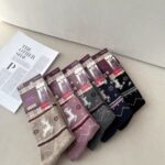 جوراب طرح گوزن پشمی کد 0956